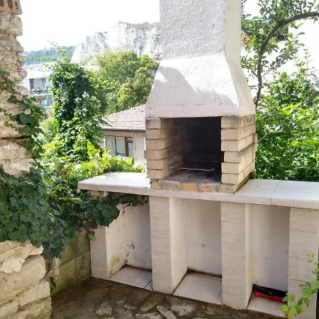 Yoanna בית הארחה