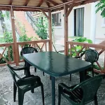 Yoanna Guest house 2*