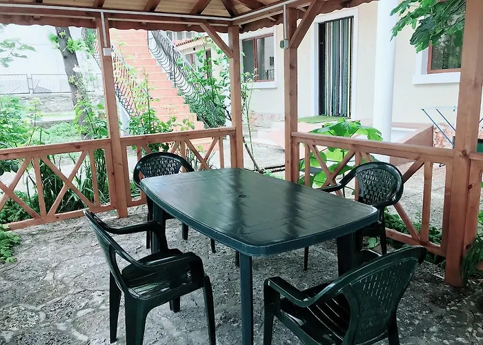 Yoanna Къща за гости 2*